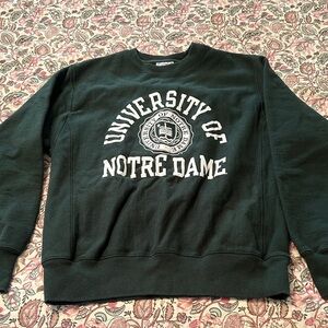 Note Dame dark green crew neck sweatshirt